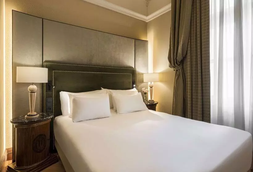 هتل NH Collection Prague Carlo Iv