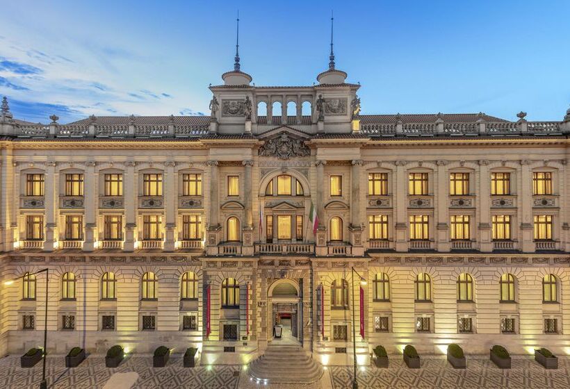 هتل NH Collection Prague Carlo Iv