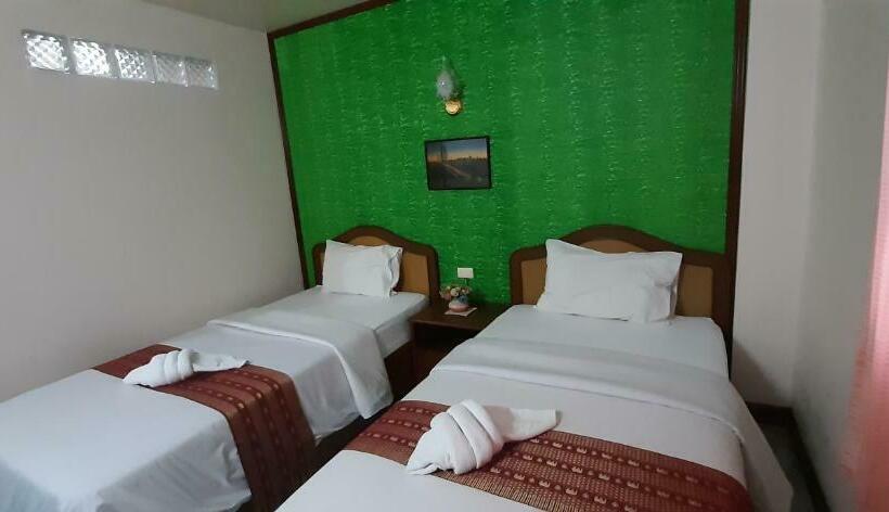 호텔 Thepparat Lodge Krabi