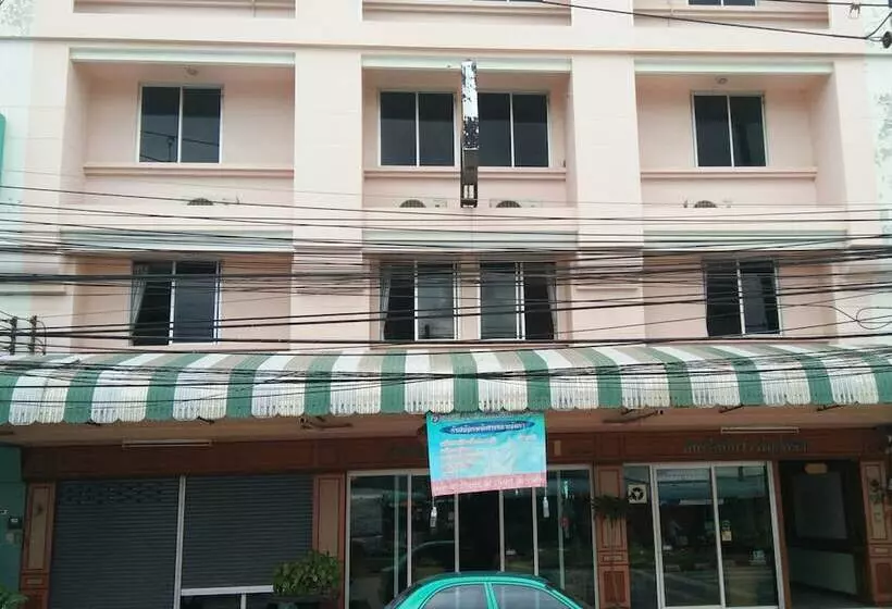 فندق Thepparat Lodge Krabi