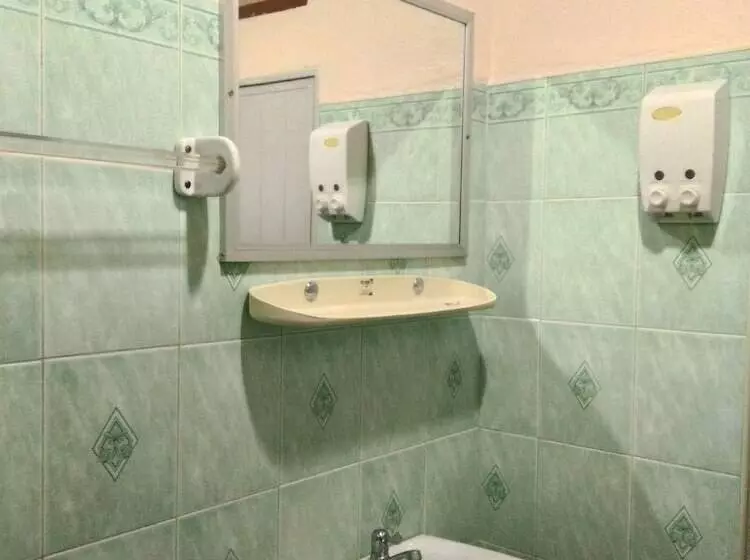 فندق Thepparat Lodge Krabi