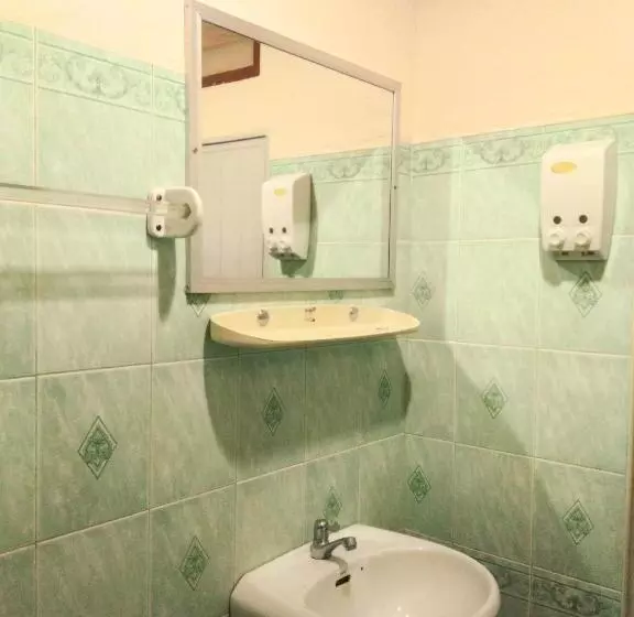 فندق Thepparat Lodge Krabi