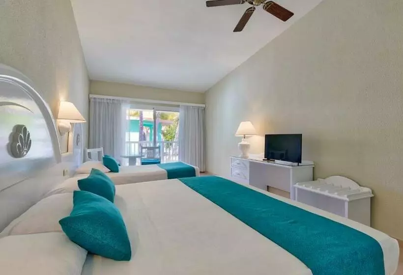 リゾートホテル Playabachata