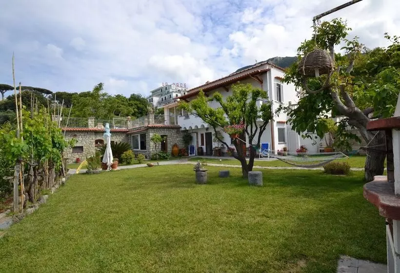 تختخواب و صبحانه Casa Amena
