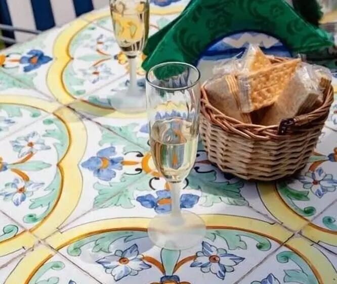 تختخواب و صبحانه Casa Amena