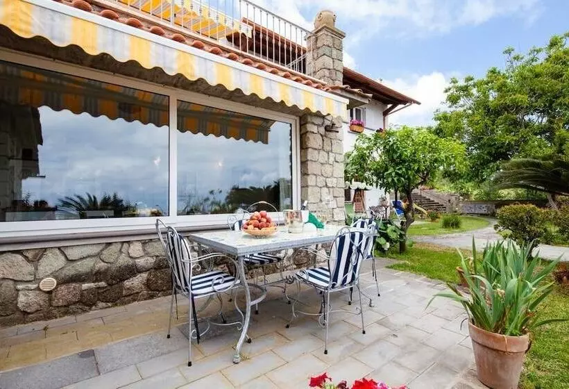 تختخواب و صبحانه Casa Amena