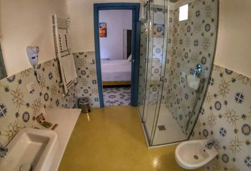 Aamiaismajoitus (B&B) Costa Blu