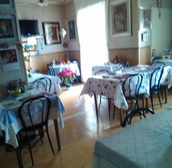 酒店 Pensione Santa Chiara Di Biancheri Katia