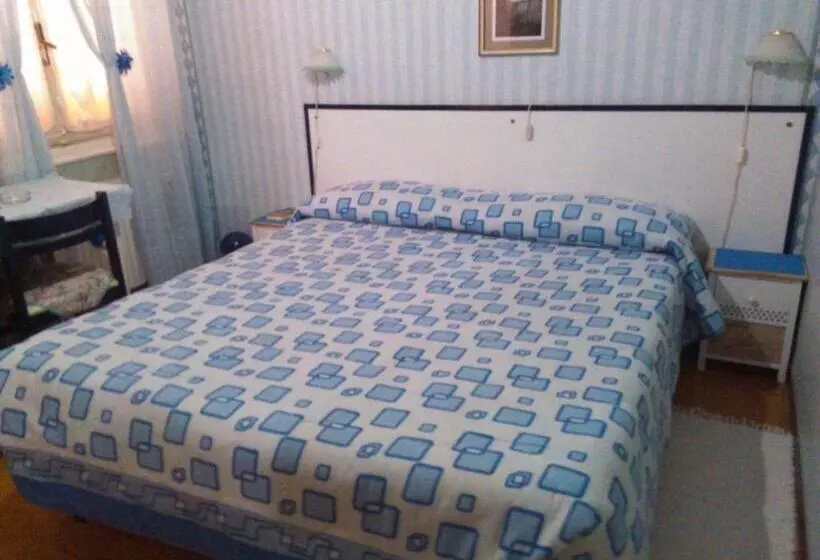 Hotelli Pensione Santa Chiara Di Biancheri Katia