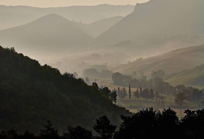 בית מלון כפרי Agriturismo Podere Cortilla