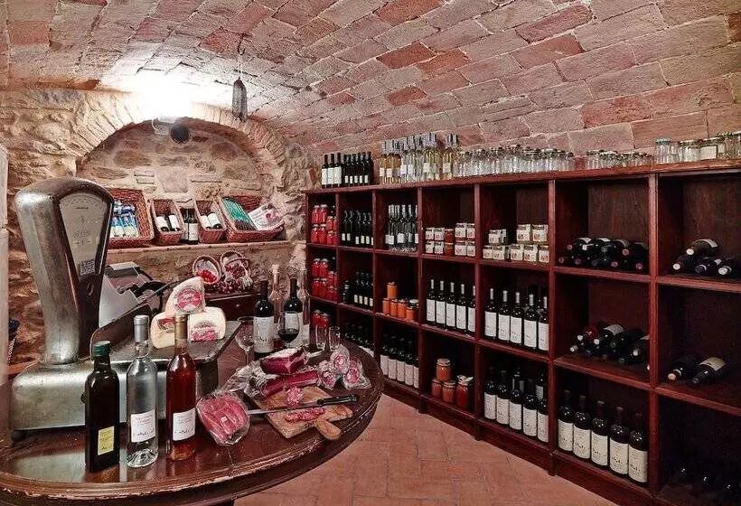 Maaseutuhotelli Agriturismo Podere Cortilla
