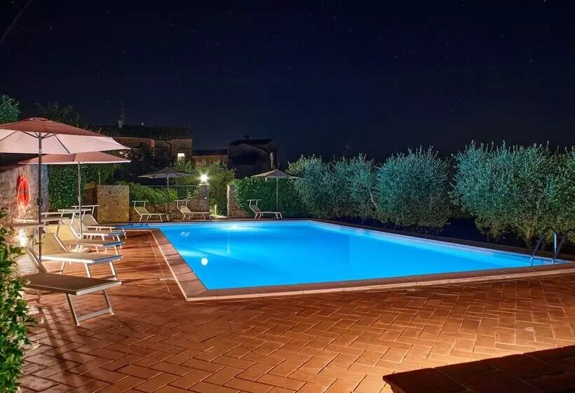 Maaseutuhotelli Agriturismo Podere Cortilla