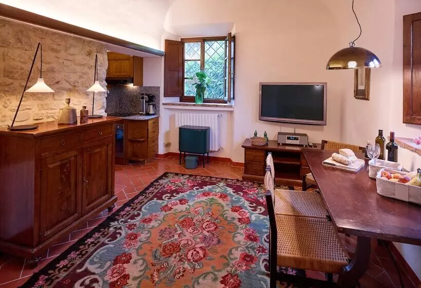 Maaseutuhotelli Agriturismo Podere Cortilla