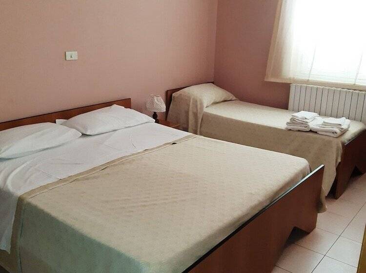 بنسيون La Pineta