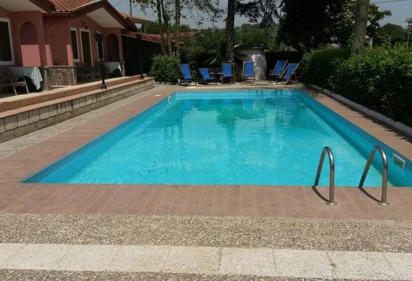 بنسيون La Pineta