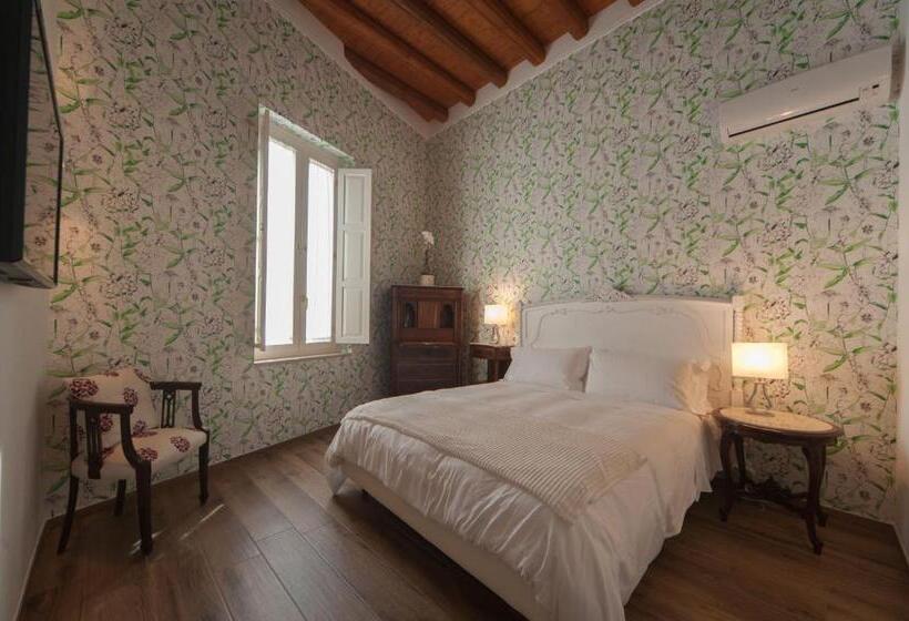 بنسيون La Soffitta Covelli