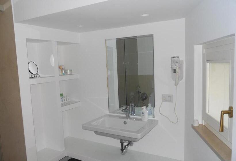 بنسيون La Soffitta Covelli