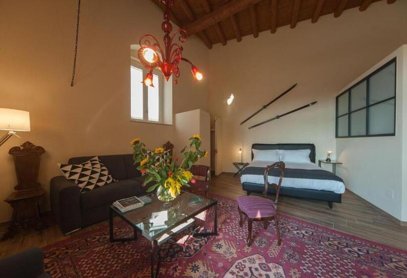 بنسيون La Soffitta Covelli