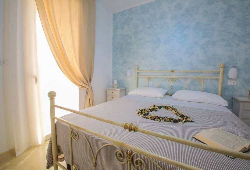 Blue And Blue Luxury Bed & Breakfast