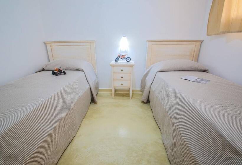 Blue And Blue Luxury Bed & Breakfast