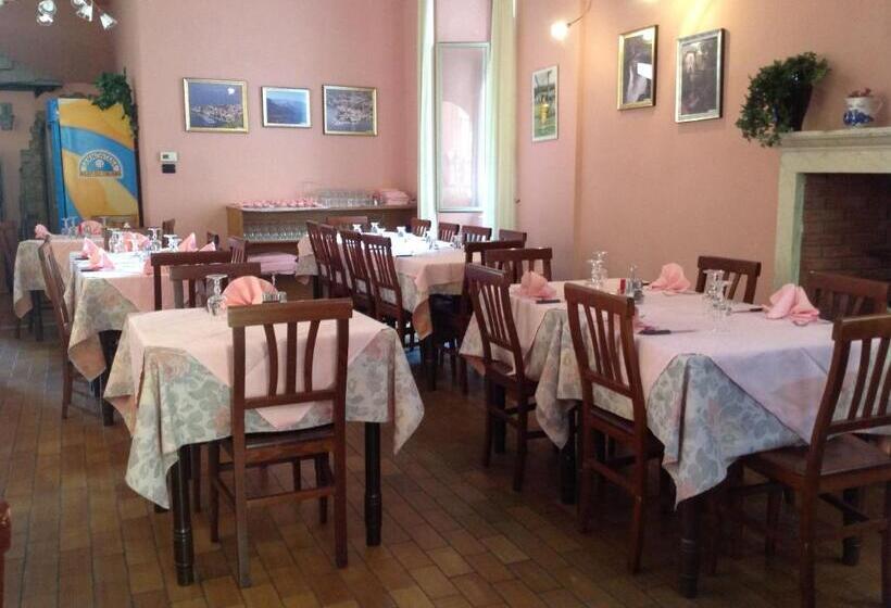 호텔 Albergo Del Lago