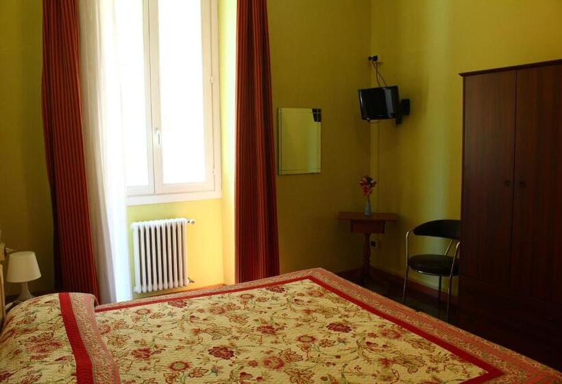 호텔 Albergo Del Lago