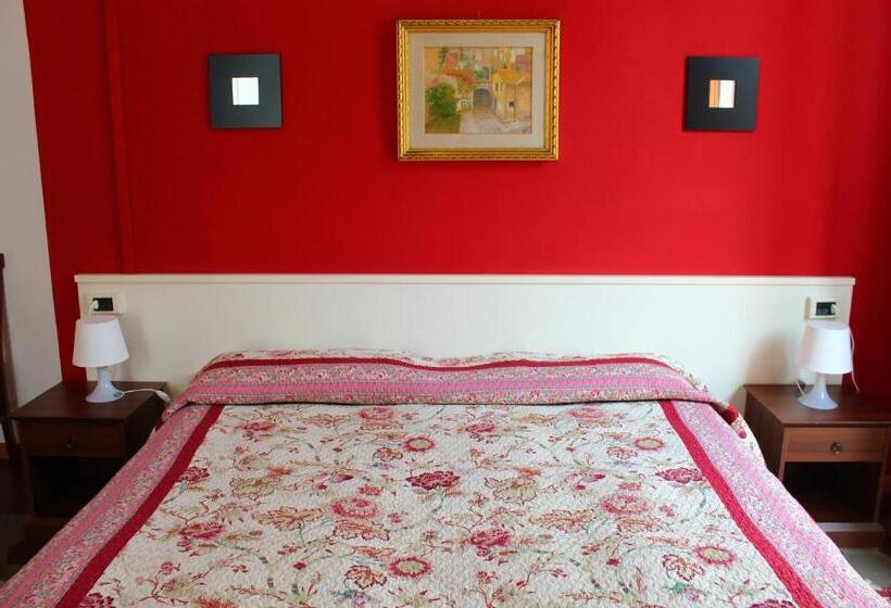 호텔 Albergo Del Lago