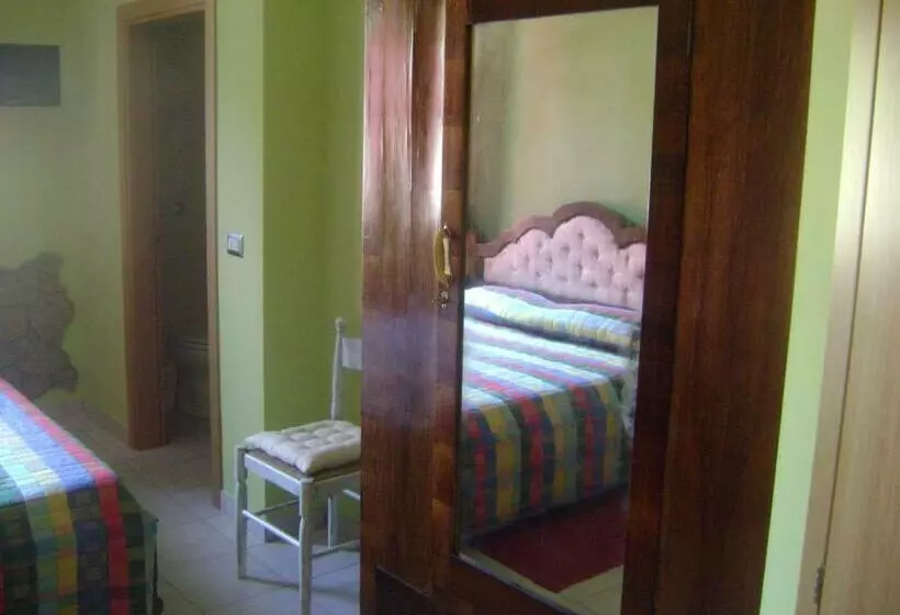 田舎風ホテル Azienda Agrituristica Cluana