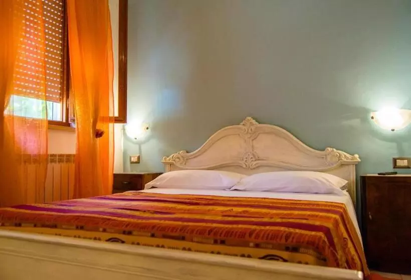 田舎風ホテル Azienda Agrituristica Cluana