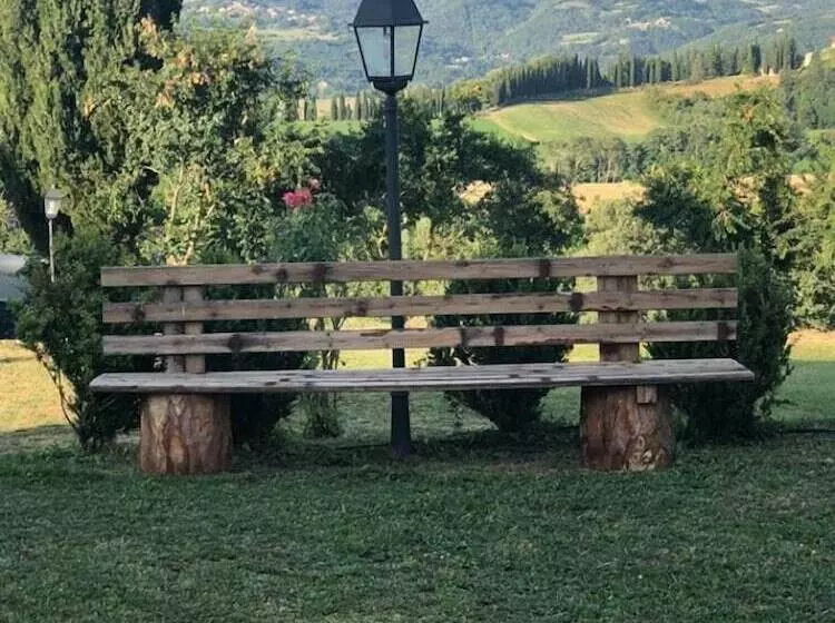 Maaseutuhotelli Agriturismo Castagneto Picci