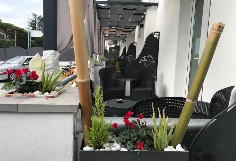 بنسيون Garda Relais Luna Blu