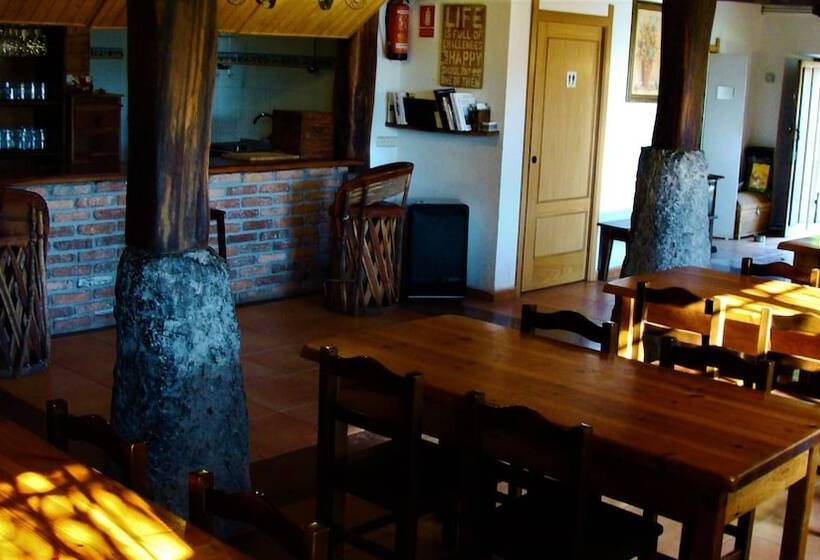 Albergue Rural Mandoia Hostel