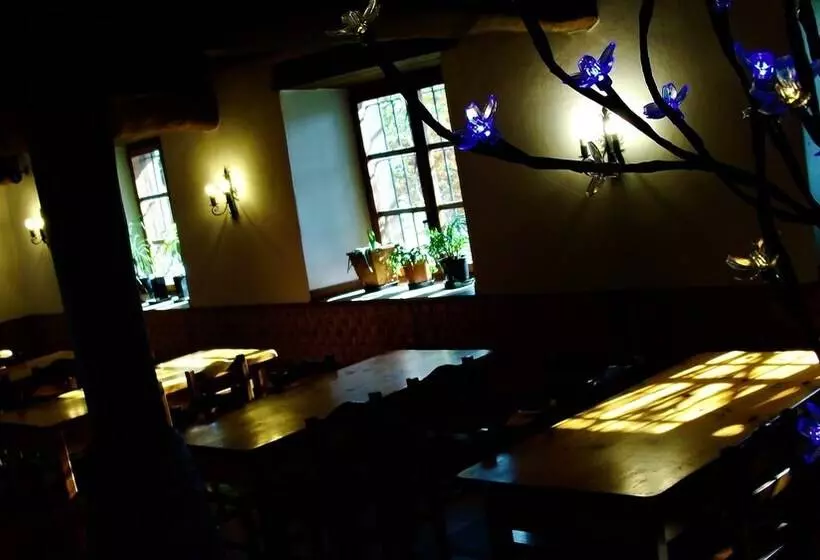 Albergue Rural Mandoia   Hostel