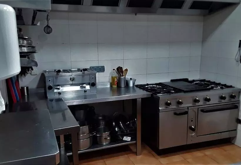 Albergue Rural Mandoia   Hostel