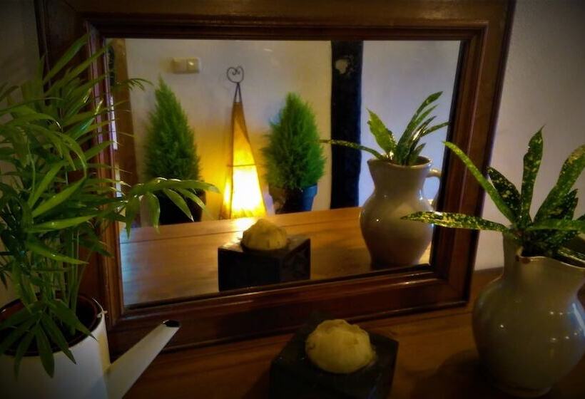 Albergue Rural Mandoia Hostel