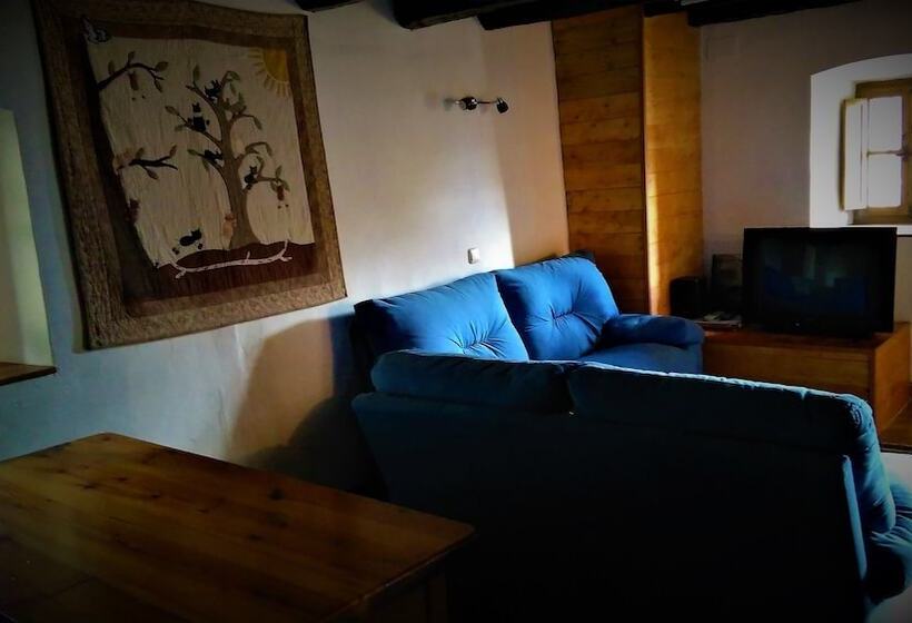 Albergue Rural Mandoia Hostel