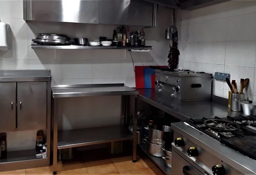 Albergue Rural Mandoia Hostel