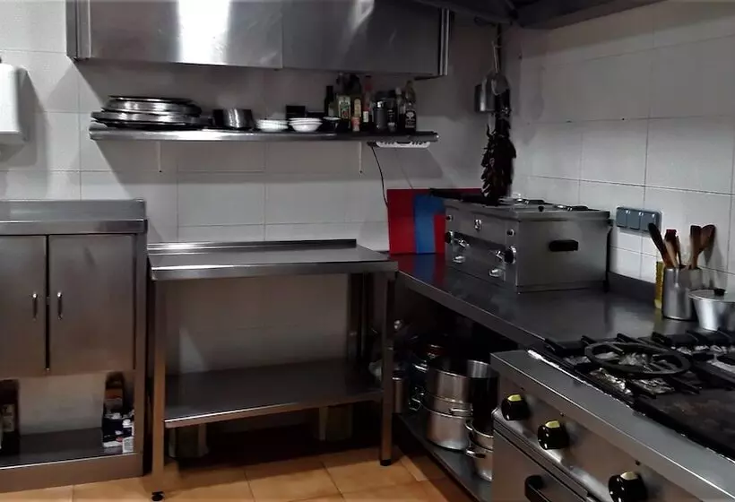 Albergue Rural Mandoia   Hostel