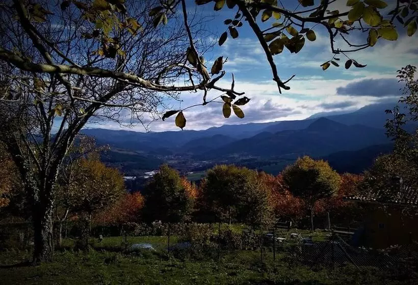 Albergue Rural Mandoia   Hostel