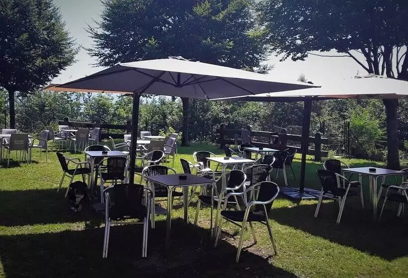 Albergue Rural Mandoia   Hostel