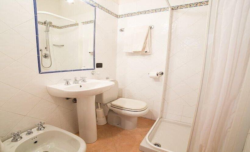 هتل Camping Dei Tigli