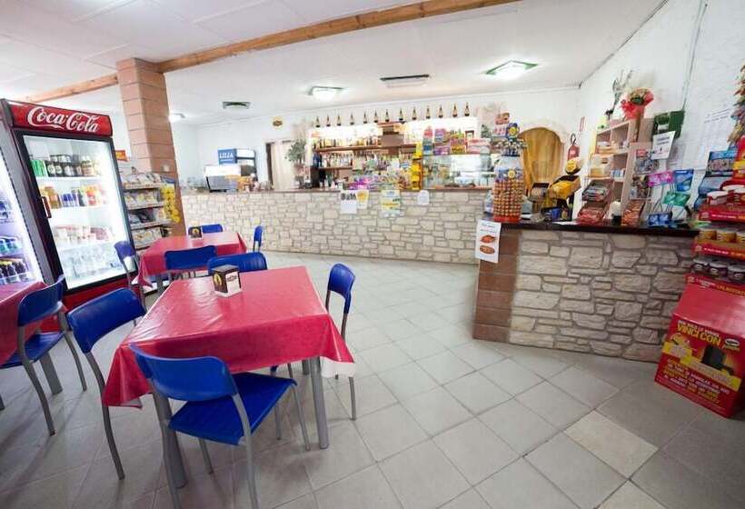 هتل Camping Dei Tigli