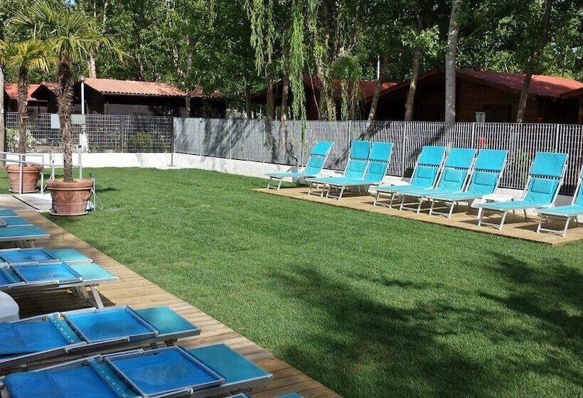 هتل Camping Dei Tigli