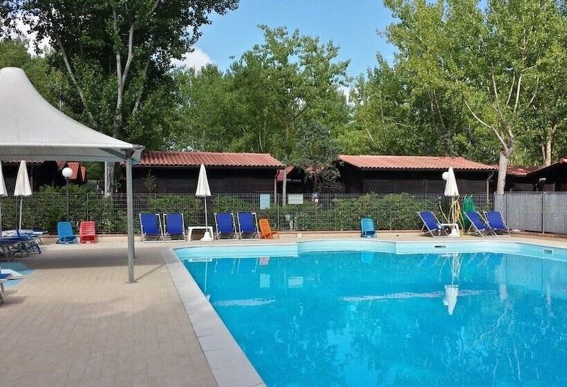 هتل Camping Dei Tigli