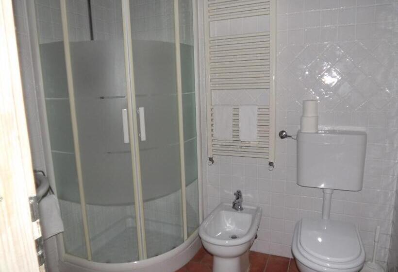 فندق ريفى Agriturismo Piccola Raieda