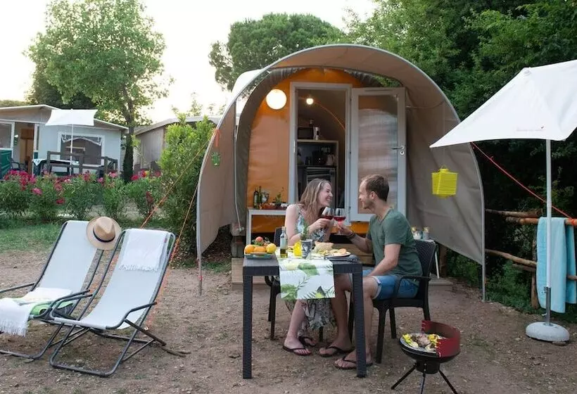 Hotelli Vacanze Camping Boutique