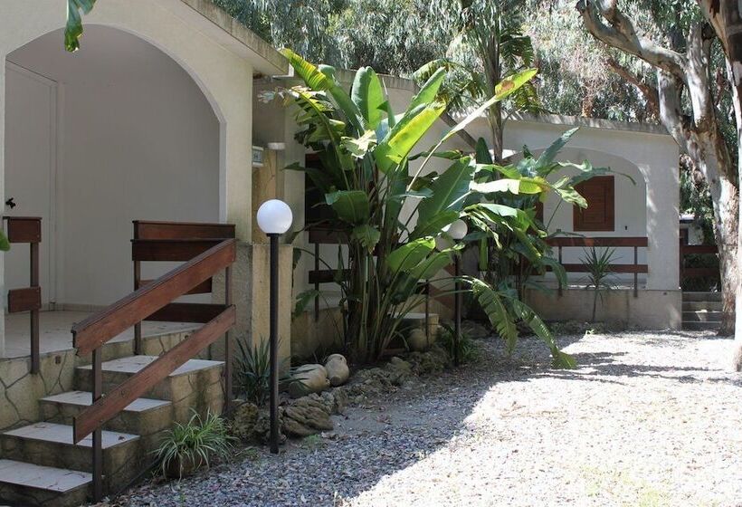 בית מלון כפרי Villaggio Camping Calypso