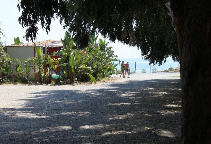 בית מלון כפרי Villaggio Camping Calypso