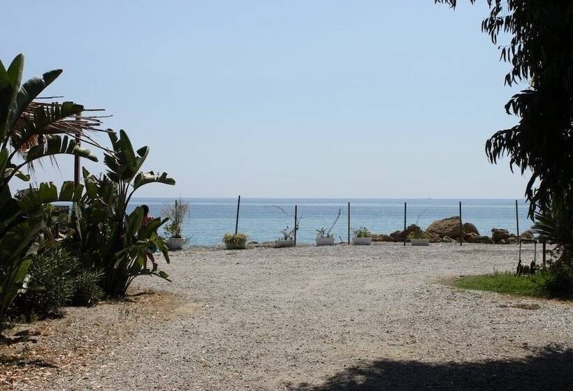 בית מלון כפרי Villaggio Camping Calypso