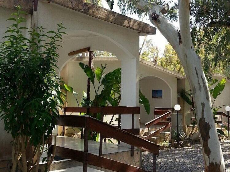 בית מלון כפרי Villaggio Camping Calypso